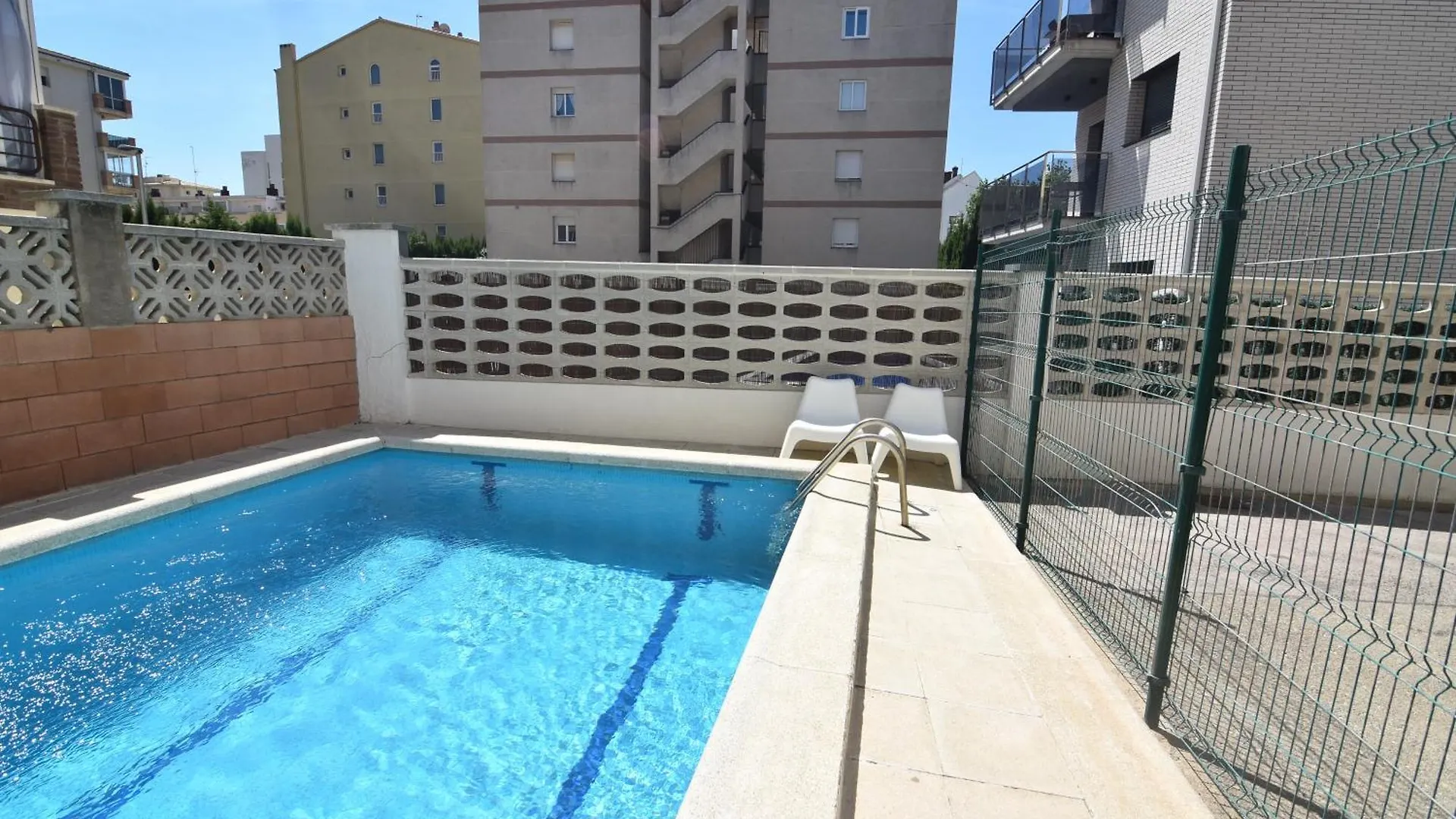Rnet - Mta Apartaments A3 Roses